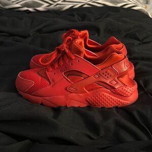 NIKE HUARACHE RUN